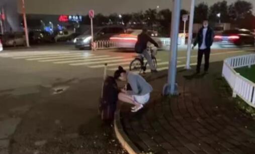 旅客回應拍攝海航空姐瑟瑟發(fā)抖照